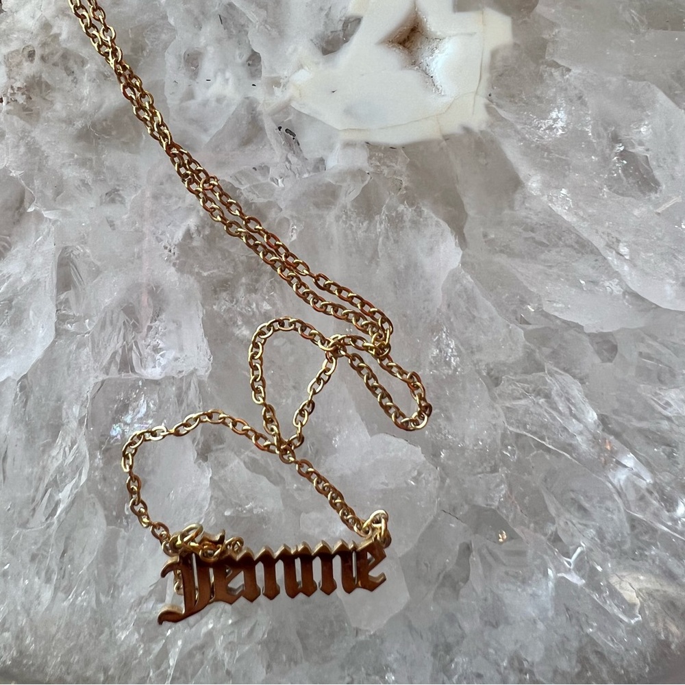 VibeSzn Gold Old English Nameplate Necklace